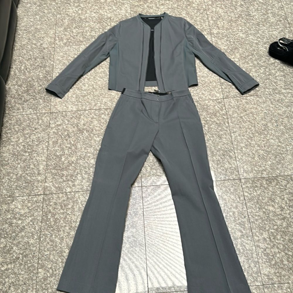 NWT Elie Tahari Orabella Jacket and Pantsuit
